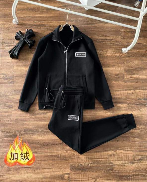 Picture of LV Sweater Suits _SKULVM-4XLkdtn9240907